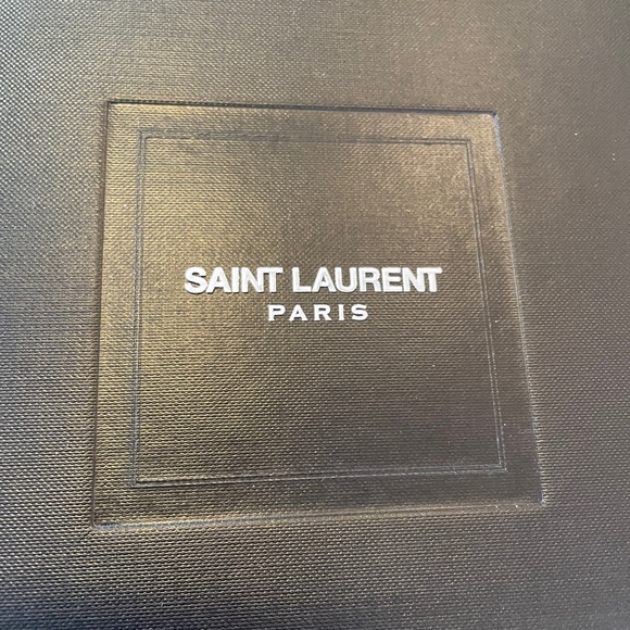 COPY - YSL Pump pink and black - Picture 2 of 8